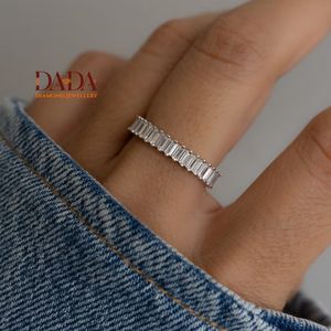 Bague Éternité Raffinée en Diamants Baguette avec Diamants de Laboratoire – Bijou Chic Quotidien, Idéal pour Anniversaire et Cadeau d'Anniversaire - Product Image 6