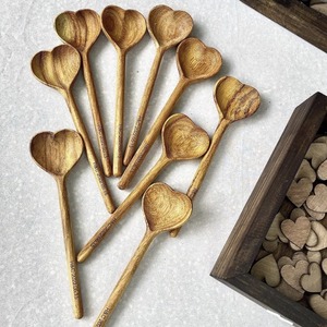 ช้อนไม้รูปหัวใจ ทำมือจากเวียดนาม โรงงานขายส่งโดยตรง รับทำป้ายชื่อ ช้อนไม้ของขวัญแทนใจ - Product Image 1