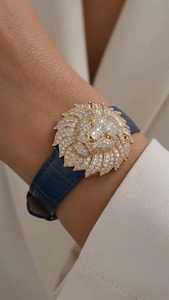 Bracelet tête de lion en diamant de laboratoire, bracelet lion en or 14 carats, bracelet animalier de luxe, bijou diamanté tendance, cadeau pour les amoureux des lions - Product Image 5