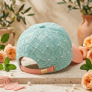 Casquette de baseball élégante pour femme en dentelle avec broderie complexe et décoration en strass, fermeture arrière, élégante et décontractée pour l'été - Product Image 3