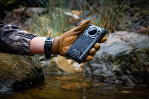 Fossibot F101 Pro Android 13 Teléfono inteligente resistente IP68 HD LCD Huella digital SOS Carga inalámbrica - Product Image 4