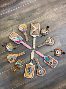 Espejo de mano elegante de cuero tallado exclusivo, espejo de mano de maquillaje con estilo occidental, espejo de diseñador Vintage, regalo perfecto para ella - Product Image 4