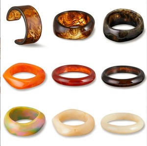Bracelet en résine fait main, écologique, ALTAMASH CRAFT, transparent, finition lisse, léger, à porter au quotidien - Product Image 4