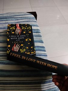 ฉันตกหลุมรักความหวัง โดย แลนคาลี หนังสือปกอ่อนภาษาอังกฤษ แนวโรแมนติก - Product Image 2