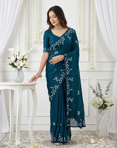Sari Tradicional de Seda Bordado en Color Verde Azulado de AARA Fashion, con Dupatta y Patrón Floral de Hojas, para Fiestas, Bodas y Festivales - Product Image 3