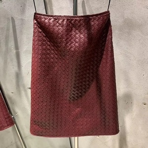 Falda de Cuero Spandex Personalizada de Alta Calidad para Mujer con Cinturón Bordado, el Mejor Diseño, Precio al por Mayor para Falda de Cuero de Moda - Product Image 1
