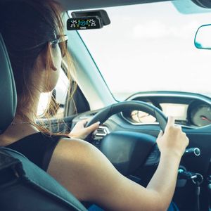 Wireless Solar Auto Tire Pressure Monitor System Built-in Temperature Sensors Temperature Alarm for Car Tyre <b>TPMS</b> Monitoring - Product Image 4