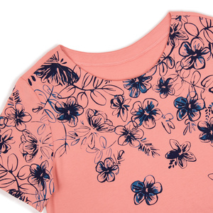 Camiseta de Jersey para Mujer de Talla Grande con Estampado Floral de Inspiración Vintage, Color Rosa Coral Suave, Manga Corta, Estampado de Flores Azules para Primavera Verano 2025 - Product Image 3