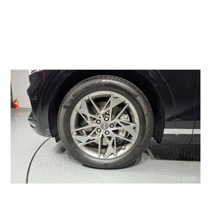 Genesis GV70 2024 2.5T Gasolina AWD 12,949 km Caja de Cambios Automática Asientos de Cuero Volante a la Izquierda Cámara Trasera - Product Image 5