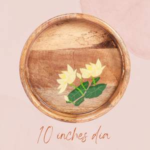 Plateau de service rond en bois naturel, bois traité, avec motif floral peint à la main, plateau décoratif disponible à la vente - Product Image 2