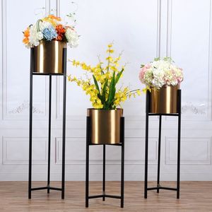 Jardinière en métal artistique avec support, créant des arrangements de plantes vertes décoratifs accrocheurs pour l'intérieur et l'extérieur, magnifiquement exécutés - Product Image 5