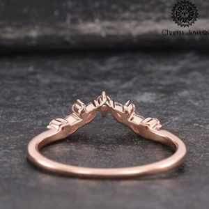 แหวนหมั้นผู้หญิง Charm_Jewells ทอง 18K ประดับโมอิสซาไนต์ทรงมาร์คีส์ ฝังเพชรแบบพาเว่ ลายดอกไม้สุดโรแมนติก สำหรับงานแต่งงาน - Product Image 6