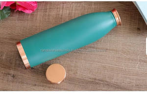 Bouteille d'eau en cuivre pur de qualité supérieure, forme et taille personnalisées pour les fêtes, méthode de distribution directe, meilleur prix en Inde - Product Image 3