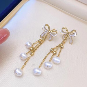 Pendientes de Estilo Francés con Borlas, Perlas Redondas de Agua Dulce de 5-6 mm, Ligeramente Imperfectas, Diseño de Lazo - Product Image 3