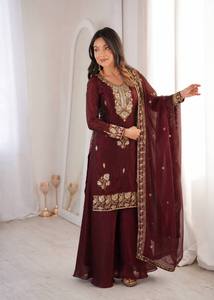 Conjunto de traje étnico de seda Fandy de lujo, el más vendido, con Kurti, Palazzo y Dupatta a juego, con lentejuelas bordadas de 3 mm, en venta. - Product Image 6