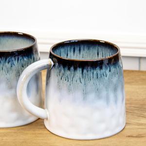 Mug en céramique de luxe avec glaçure réactive effet dégradé océanique, silhouette arrondie, poignée robuste, maintien de la chaleur supérieur pour une ambiance cosy à la maison - Product Image 4