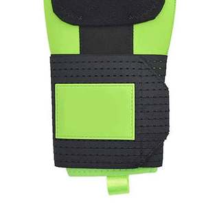 Gant de baseball vert et noir avec sangle en velcro et design rembourré - Product Image 1