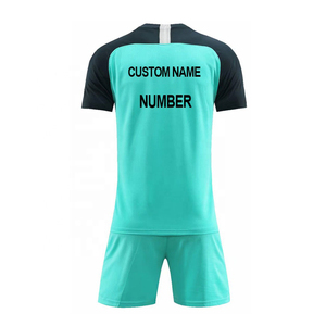 Uniforme de football unisexe pour adultes de qualité supérieure, entièrement personnalisé, respirant, manches courtes, toutes tailles et couleurs, fabriqué au Pakistan - Product Image 3