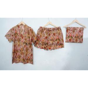 Ensembles de pyjamas courts d'été élégants et confortables pour femmes et adolescentes, en coton respirant, coupe décontractée tendance, designs et logos personnalisables - Product Image 5