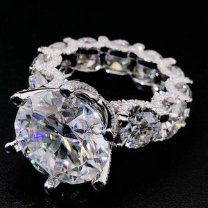 Anillo de compromiso y boda vintage de lujo con diamante de moissanita VVS de corte brillante redondo y engaste pavé, certificado IGI, joyería fina - Product Image 2