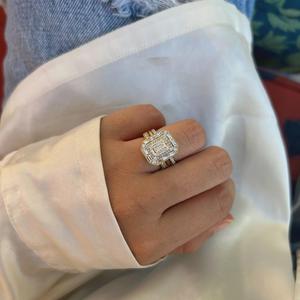 Anillo de Lujo Vintage con Halo de Baguette Francés, Diamante Cultivado en Laboratorio Esmeralda, Anillo de Compromiso, Venta al por Mayor, Oro Sólido de 14k 18k, 2.33ct IGI - Product Image 4
