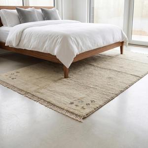 Alfombra de Lana Hecha a Mano de Primera Calidad, Diseño Tribal Minimalista con Flecos para Decoración de Sala de Estar y Dormitorio - Product Image 3