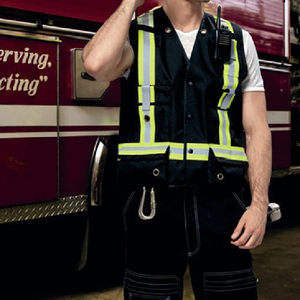 เสื้อกั๊กนิรภัยสีดำสะท้อนแสงสำหรับผู้ชาย แบบมีแถบสะท้อนแสง หลายกระเป๋า เหมาะสำหรับงานก่อสร้าง ขายส่ง - Product Image 4