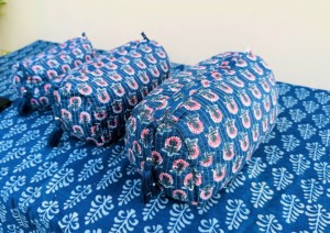 Lot de 3 trousses de toilette en gros, pochettes de maquillage matelassées faites à la main en Inde, pochettes de toilette imprimées au tampon - Product Image 3