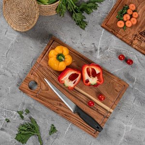 Planche à découper en bois artisanale rectangulaire avec poignée, grand motif découpé pour la préparation culinaire - Product Image 3
