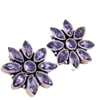 Fournisseur en gros Boucles d'oreilles clous fleur en améthyste violette serties clos |   Fait main en laiton plaqué argent antique, style bohème pour fête
