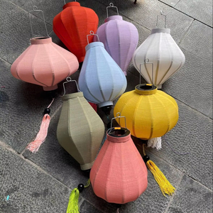 Linterna de Hoi An, Linternas Colgantes de Seda Hechas a Mano, Lámpara Decorativa Vietnamita, Decoración para Bodas y Hogar, Tamaño 35cm, Artesanía Auténtica - Product Image 1