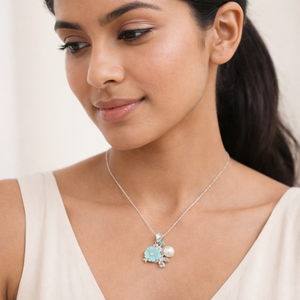 Collier pendentif élégant avec perle d'eau douce florale et zircon cubique bleu, design raffiné - Product Image 6