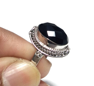 Anillo de Piedra Preciosa de Ónix Negro Natural, Plata de Ley 925, Corte Ovalado Facetado, Joyería Hecha a Mano, KGN SILVER JEWELLERY HOUSE - Product Image 3