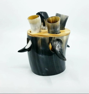 Juego de Vasos de Chupito de Cuerno Hechos a Mano de Lujo con Soporte de Madera, Vasos de Cuerno de Búfalo Natural, Accesorios para Servir en el Bar - Product Image 3