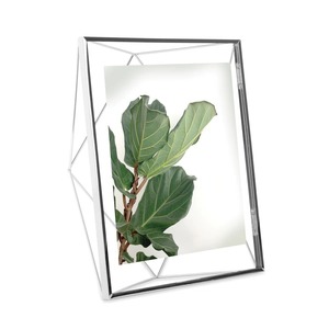 Marco de fotos geométrico de alambre plateado de lujo para escritorio, para el hogar u oficina, minimalista, flotante, de vidrio, con detalles plateados. - Product Image 3