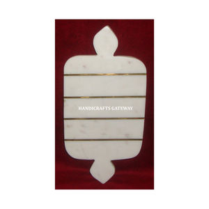 Planche à découper en marbre blanc naturel de forme personnalisée, design unique fait à la main avec finition polie, utilisée pour couper les fruits dans les hôtels - Product Image 3