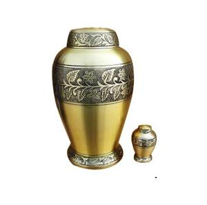 Diseño decorativo Metal Latón Flor y pájaro Diseño grabado Urna de cremación para cenizas humanas Fabricante de alta calidad - Product Image 3