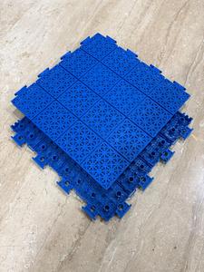 Dalles de sol en plastique bleu de haute qualité, emboîtables, épaisseur 8 mm, multi-sports, intérieur/extérieur, faciles à installer - Product Image 1