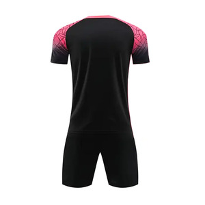 Conjunto de Camiseta de Fútbol Sublimada con Degradado Negro y Rosa para Hombre, Manga Corta, Absorbe la Humedad, Ajuste Atlético, Uniforme de Fútbol - Product Image 3