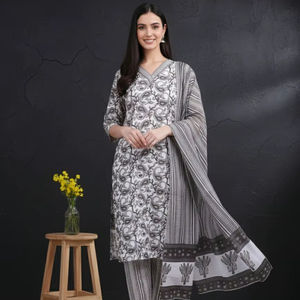 Conjunto de Kurti y Pantalón Recto de Algodón Gris para Vestimenta Festiva con Dupatta con Estampado Digital para Mayoristas y Minoristas - Product Image 1
