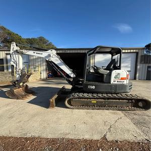 Miniexcavadora Bobcat E50, maquinaria de construcción compacta, resistente y duradera, equipo confiable para excavación, apertura de zanjas y carga. - Product Image 3