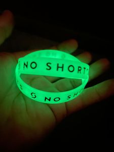 Bracelets en silicone très demandés pour les événements religieux ou les programmes communautaires, disponibles en gros depuis l'Inde - Product Image 4