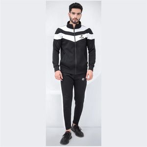 Chándal Deportivo Negro de Corte Regular para Invierno, Casual, Ecológico, 100% Algodón Orgánico con Panel en Contraste Blanco - Product Image 1