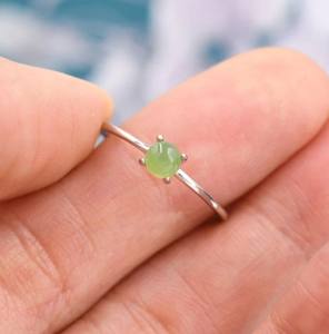 Bague en jade vert véritable en argent sterling, bague en jade naturel, petite bague en jade, bague en jade de 4 mm - Product Image 5
