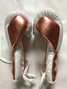 ถุงมือชกมวยหนังวัวแท้สไตล์เม็กซิกันพร้อมโลโก้สั่งทำพิเศษ ดีไซน์แบบผูกเชือก ป้องกันการลื่น ดีไซน์เต็มนิ้ว สำหรับผู้ใหญ่ ใช้ฝึกซ้อมและต่อสู้ - Product Image 5
