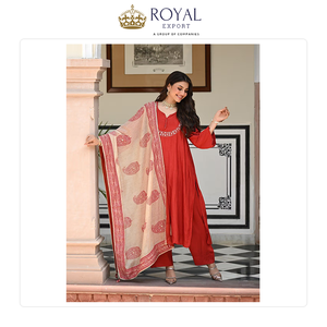 Nouvelles arrivées de vêtements pakistanais de créateurs, magnifiques tenues de mariage en viscose avec broderies, ensemble Kurti et pantalon. - Product Image 2