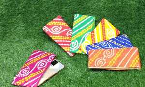 กระเป๋าซิปผ้าไหมอินเดียแบบดั้งเดิมสำหรับผู้หญิง สำหรับงานแต่งงาน งานดิวาลี งานพูจา และของชำร่วยงานปาร์ตี้ - กระเป๋าสีสันหลากหลาย เป็นมิตรกับสิ่งแวดล้อม - Product Image 4