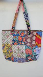 Sacs à bandoulière faits main avec des broderies Kantha, design indien, sacs en tissu Kantha faits à la main, sacs Kantha anciens. - Product Image 5