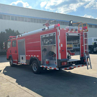 Petit camion de pompiers 4x2 avec réservoir d'eau haute pression et pompe pour la lutte contre les incendies urbains et ruraux