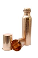 Bouteille à boire en cuivre de luxe pour une vie éco-responsable et une routine d'hydratation quotidienne élégante